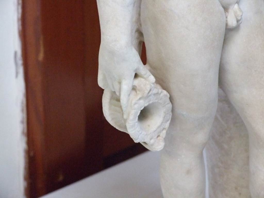 VI.15.1 Pompeii. Detail of marble statue of Bacchus, 63cm high. Found in 1894. SAP inventory number 53505.