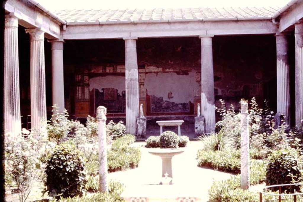 VI.15.1 Pompeii. 1964. Looking south from north portico. Photo by Stanley A. Jashemski.
Source: The Wilhelmina and Stanley A. Jashemski archive in the University of Maryland Library, Special Collections (See collection page) and made available under the Creative Commons Attribution-Non Commercial License v.4. See Licence and use details.
J64f0032