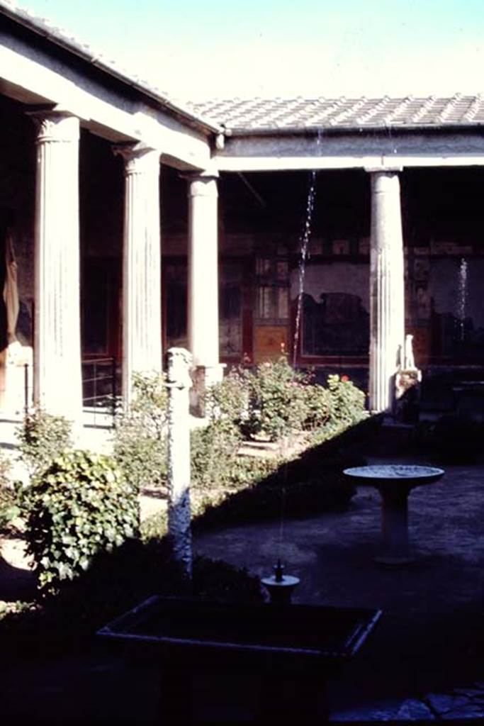 VI.15.1 Pompeii, 1968. Looking across peristyle towards south-east corner. Photo by Stanley A. Jashemski.
Source: The Wilhelmina and Stanley A. Jashemski archive in the University of Maryland Library, Special Collections (See collection page) and made available under the Creative Commons Attribution-Non Commercial License v.4. See Licence and use details.
J68f0092