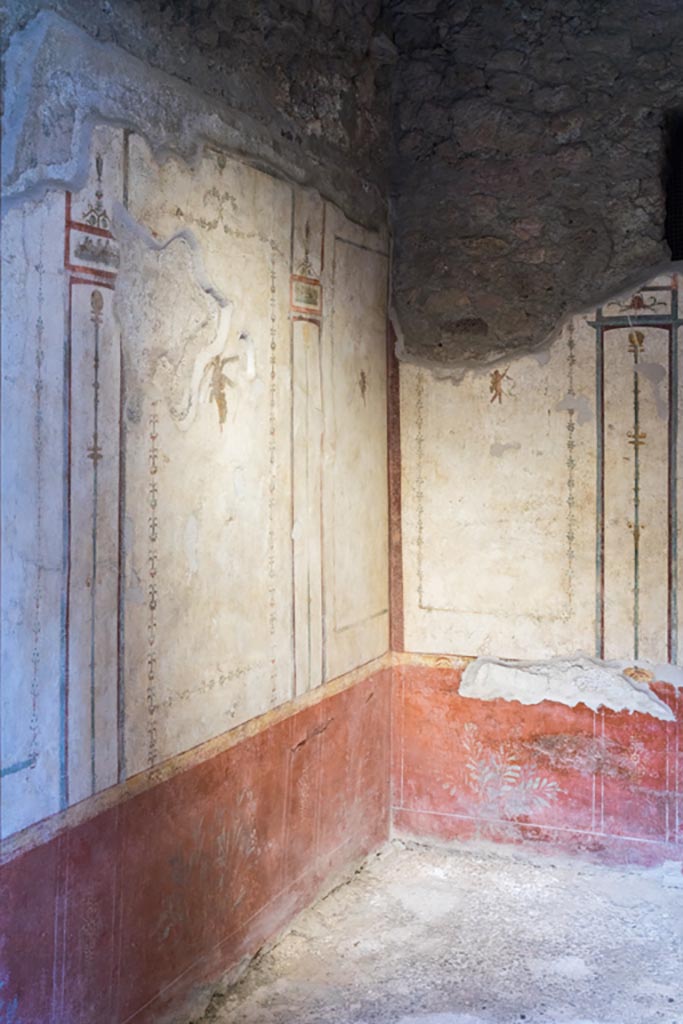 VI.15.1 Pompeii. March 2023.
East wall, south-east corner and south wall. Photo courtesy of Johannes Eber.
(PPM – room f)