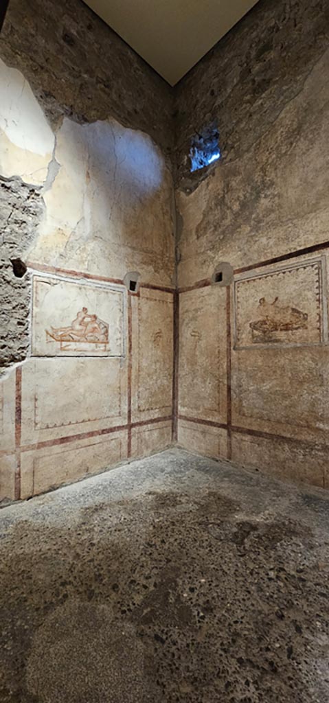 VI.15.1 Pompeii. December 2023.
Erotic paintings in servants’ room. Photo courtesy of Miriam Colomer.