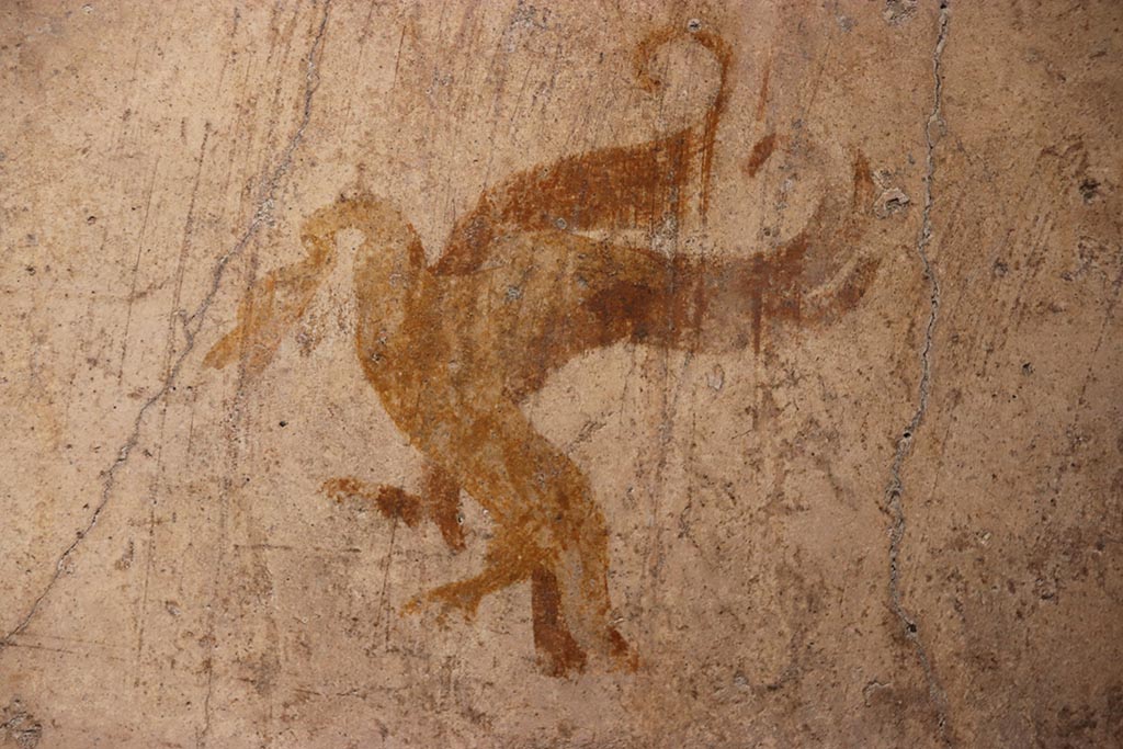 VI.15.1 Pompeii. October 2024. Cubiculum (x’), painted swan wall decoration. Photo courtesy of Klaus Heese.