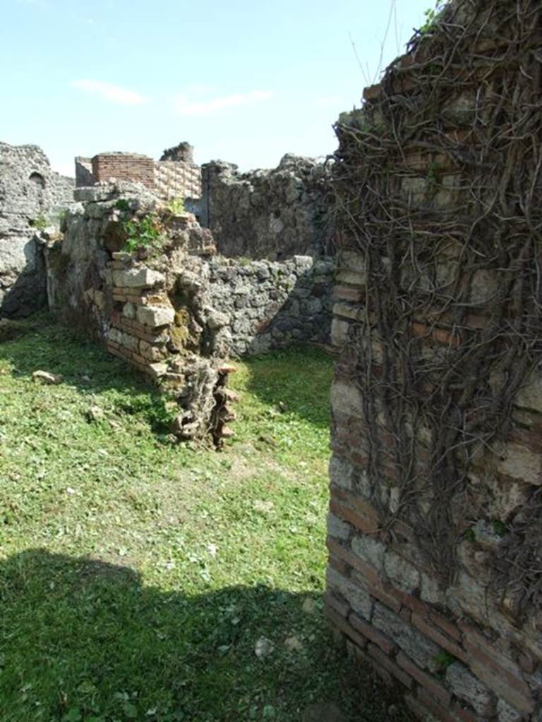 VI.15.5 Pompeii. March 2009. Doorway to Room 27. Cubiculum.