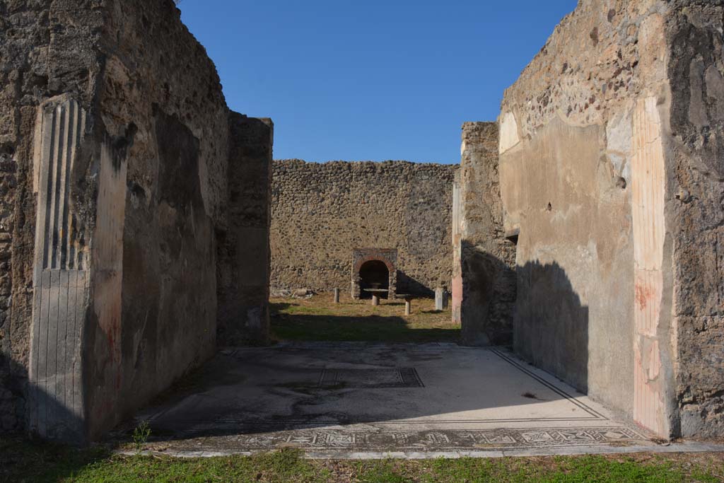 VI 15 5 Pompeii. October 2019. Tablinum 7, looking west from atrium.
Foto Annette Haug, ERC Grant 681269 DÉCOR.