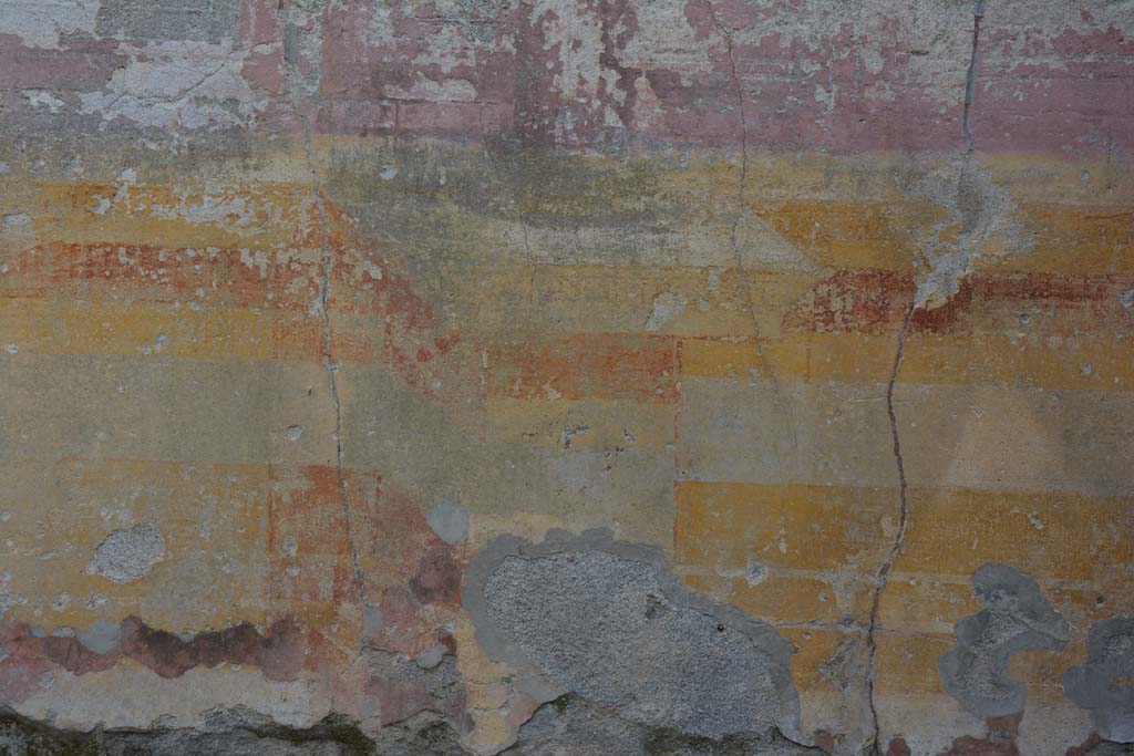 VI 15 5 Pompeii. March 2019. Oecus/triclinium 8, detail from lower east wall towards the centre.
Foto Annette Haug, ERC Grant 681269 DÉCOR.