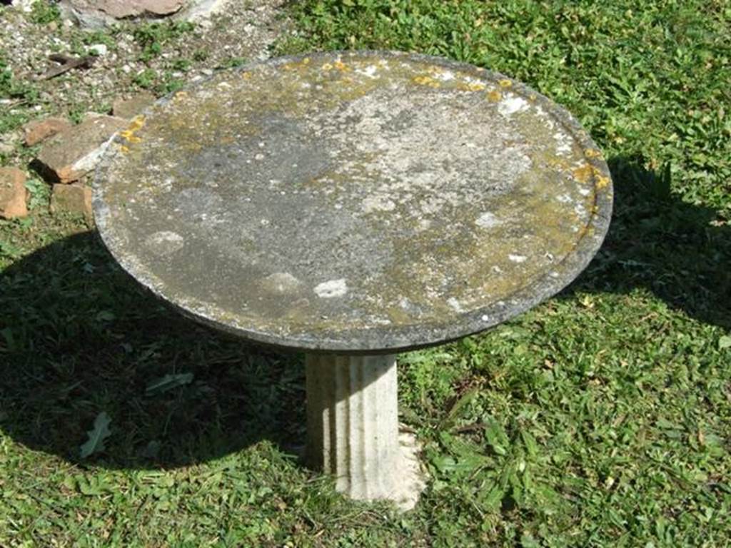 VI.15.5 Pompeii. March 2009. Room 11. Table in the garden area.