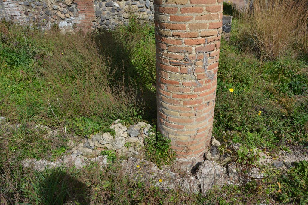 VI 15 5 Pompeii. March 2019. Garden area 11, detail of column
Foto Annette Haug, ERC Grant 681269 DÉCOR.