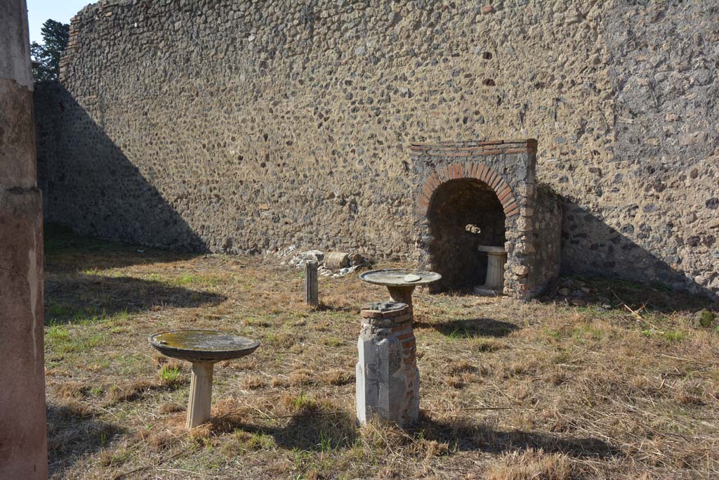 VI 15 5 Pompeii. October 2019. Looking south-west across garden area from east portico.
Foto Annette Haug, ERC Grant 681269 DÉCOR.