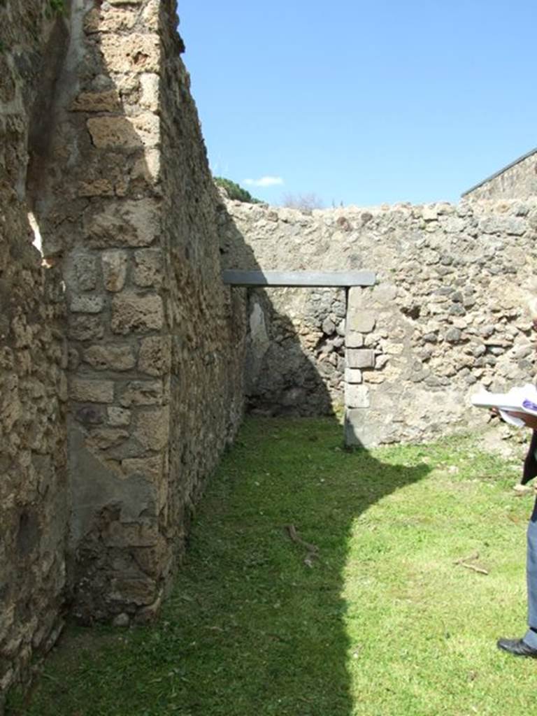 VI.15.6 Pompeii. March 2009. Looking north to doorway of Room 11.