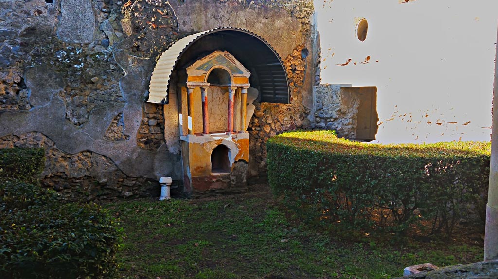 VI.15.8 Pompeii. December 2019. Looking west across garden area towards household shrine. Photo courtesy of Giuseppe Ciaramella.
