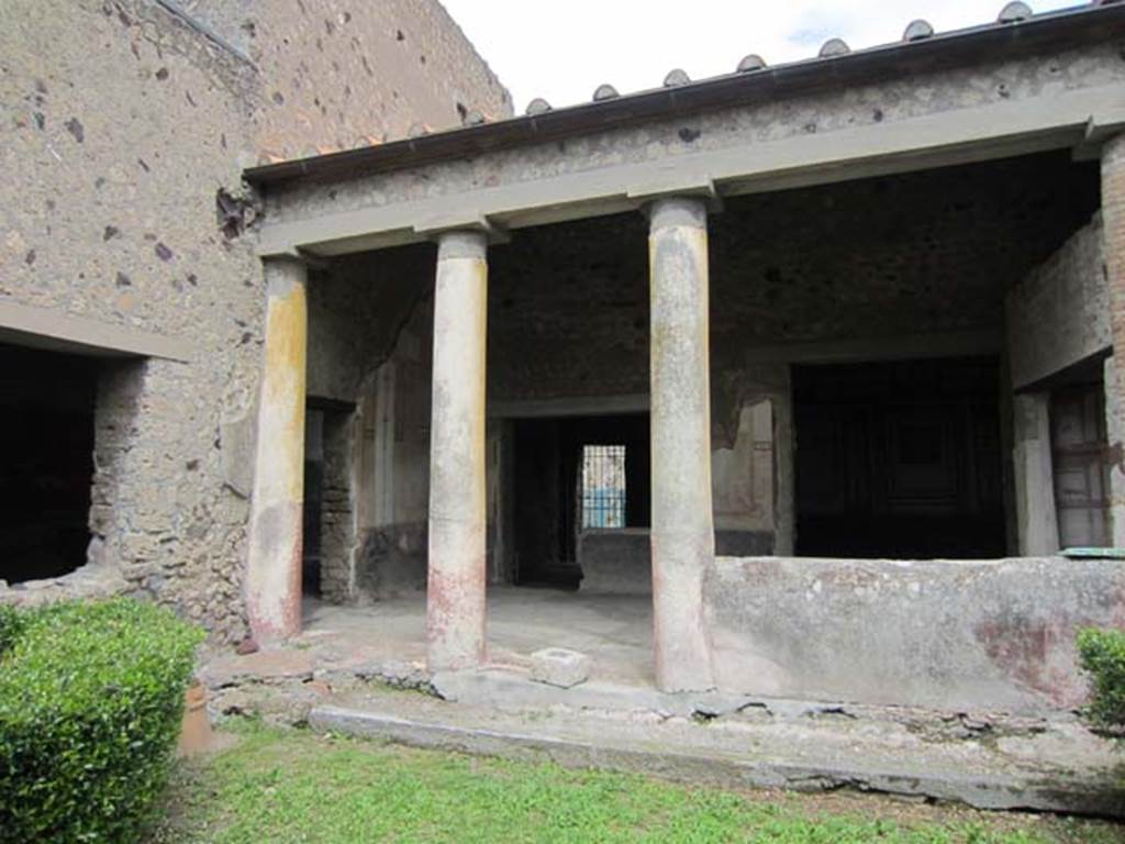 VI.15.8 Pompeii. April 2012. Looking north-east from garden towards portico. Photo courtesy of Marina Fuxa.