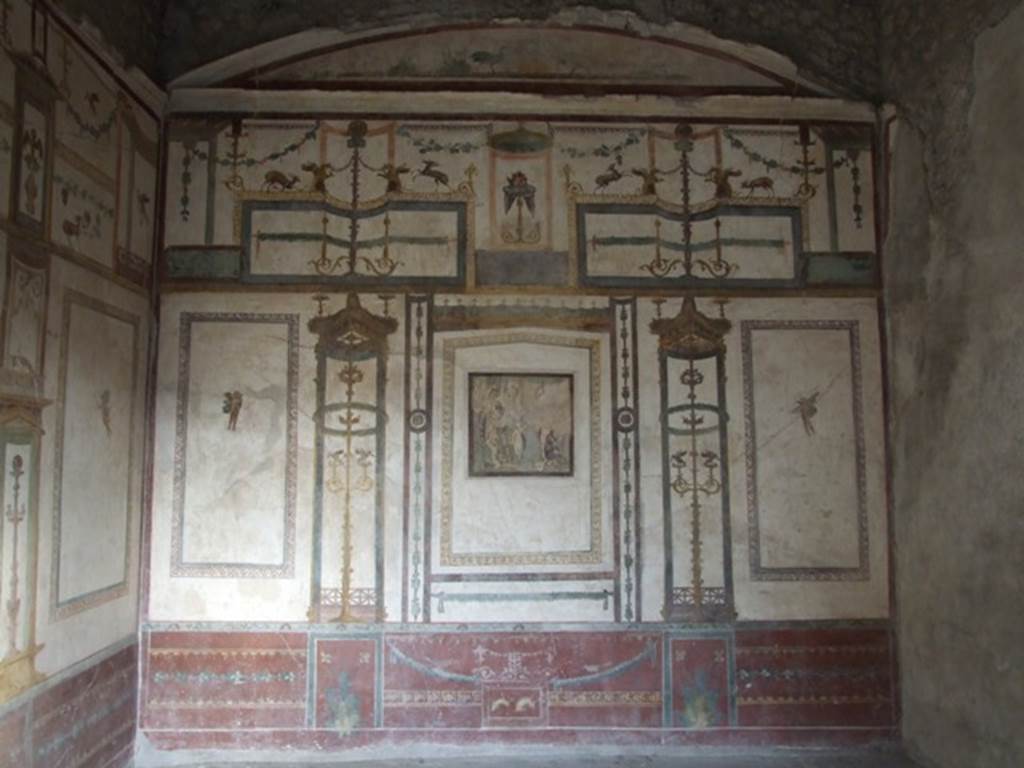 VI.15.8 Pompeii. December 2007. East wall of oecus.