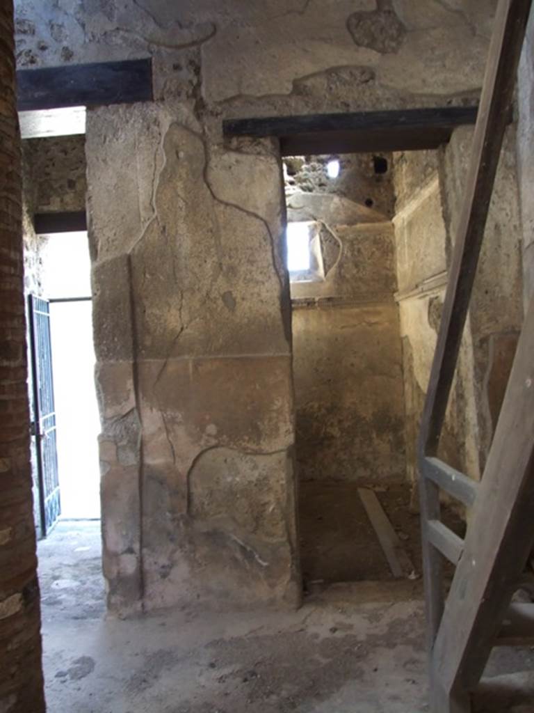 VI.15.9 Pompeii. March 2009. Cubiculum on south side of entrance.