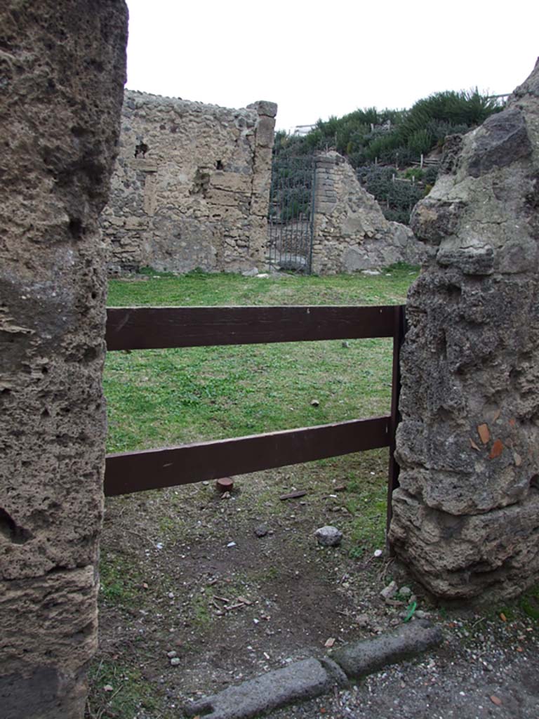 VI.16.3 Pompeii. December 2007. Entrance doorway.
