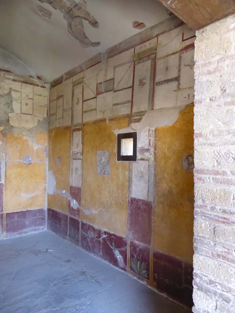 VI.16.7 Pompeii. September 2015. Room R, looking towards north wall from doorway.
Foto Annette Haug, ERC Grant 681269 DÉCOR.