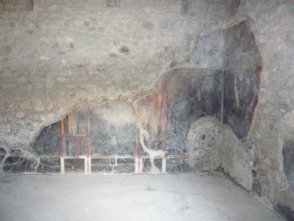 VI.16.7 Pompeii. June 2013. Room M, north wall, north-east corner and east wall. Photo courtesy of Buzz Ferebee.