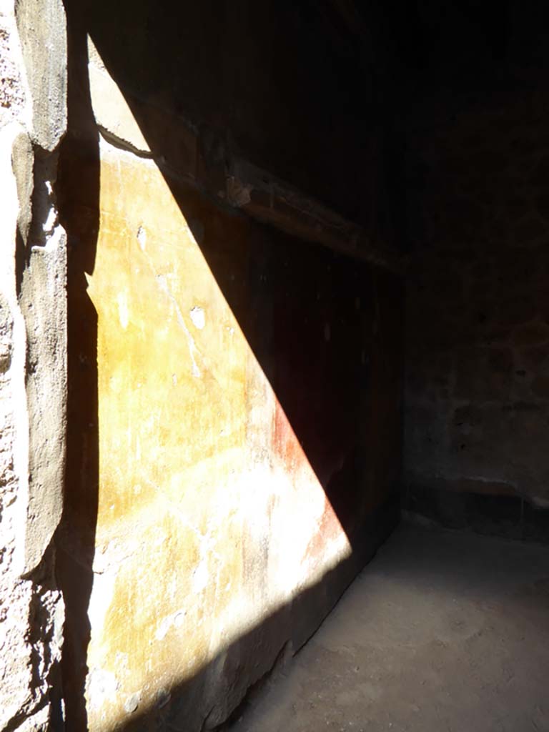 VI.16.7 Pompeii. September 2015. Cubiculum D, looking east along north wall from doorway.
Foto Annette Haug, ERC Grant 681269 DÉCOR.