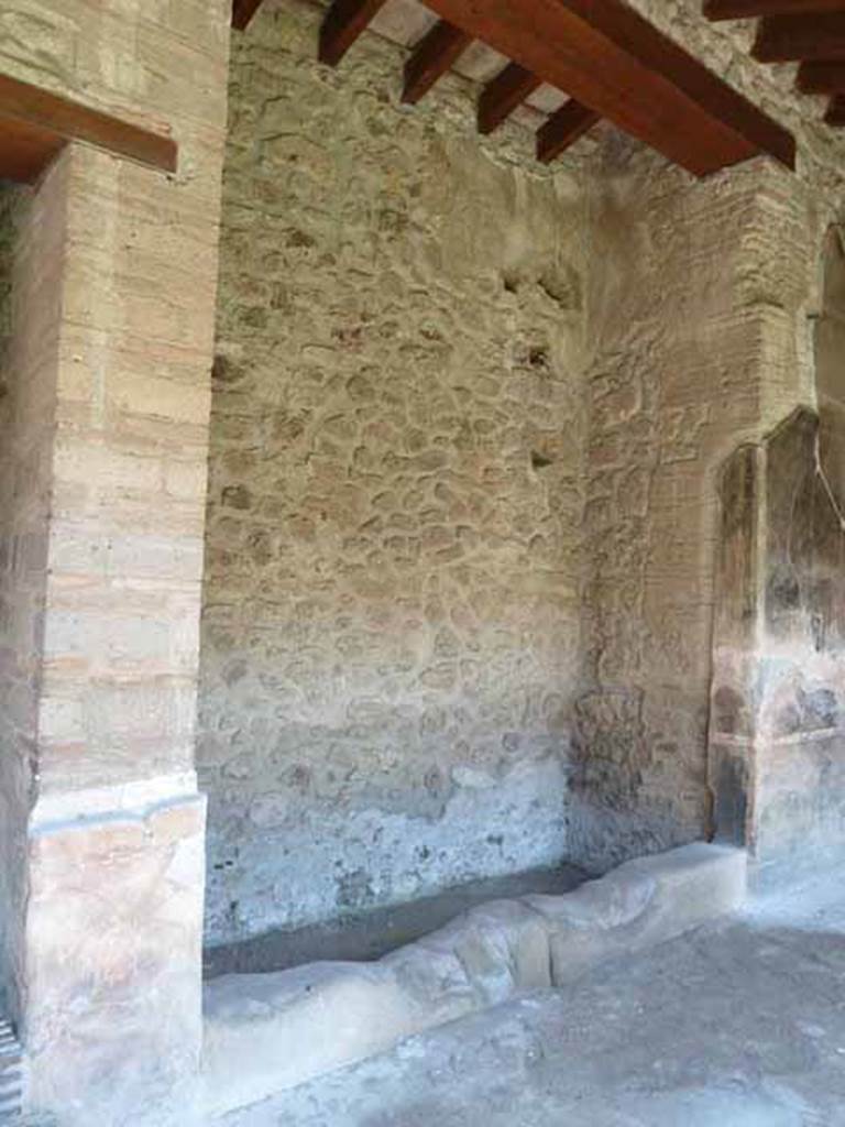 VI.16.7 Pompeii. May 2010. Shallow space 03, on east side of portico, originally filled with a wooden cupboard.