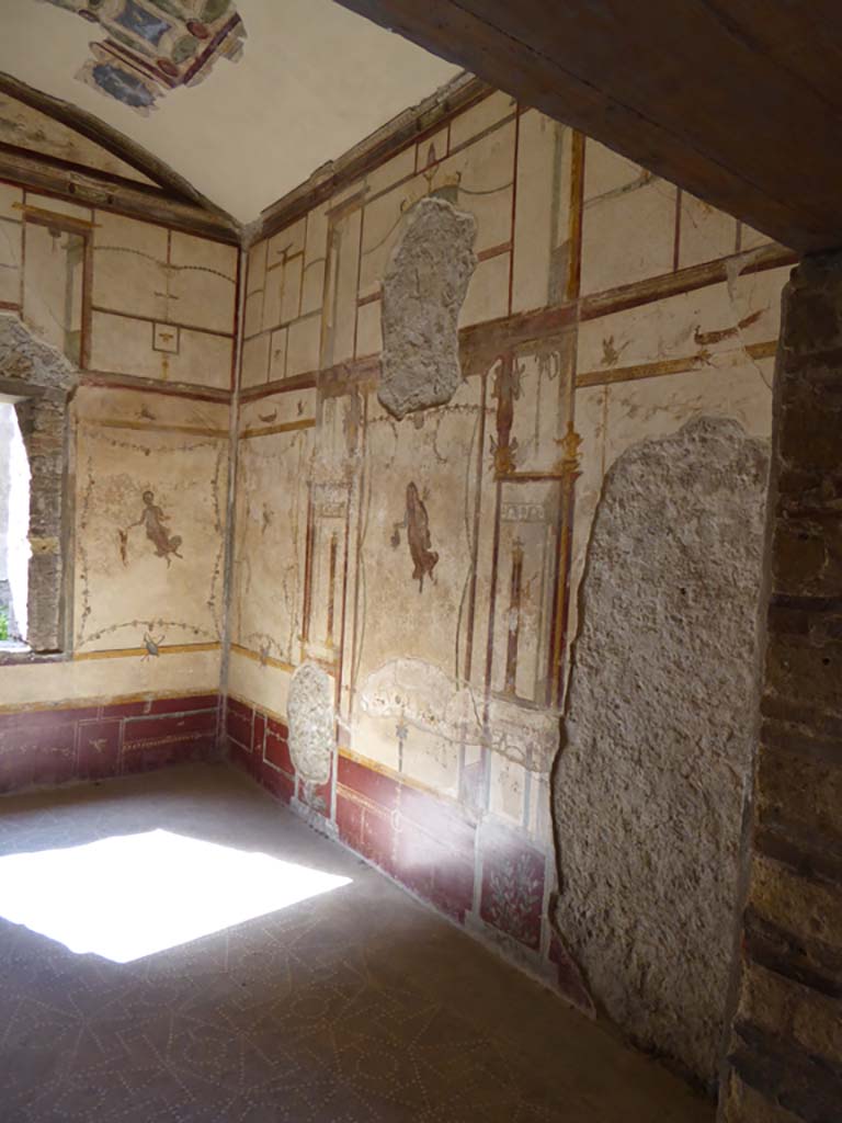 VI.16.7 Pompeii. September 2015. Room Q, looking towards north-west corner and north wall.
Foto Annette Haug, ERC Grant 681269 DÉCOR.