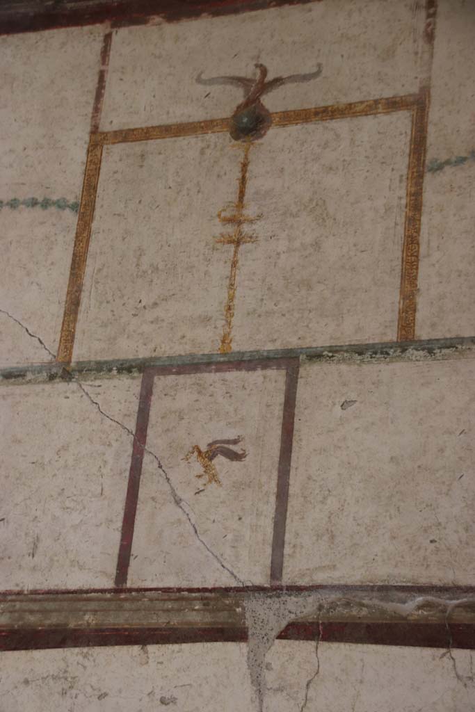 VI.16.7 Pompeii. September 2021.
Room Q, painted decoration on upper north wall in north-west corner. Photo courtesy of Klaus Heese.
