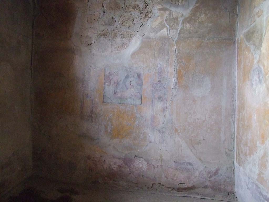 VI.16.15 Pompeii. December 2006. West wall of room G.
