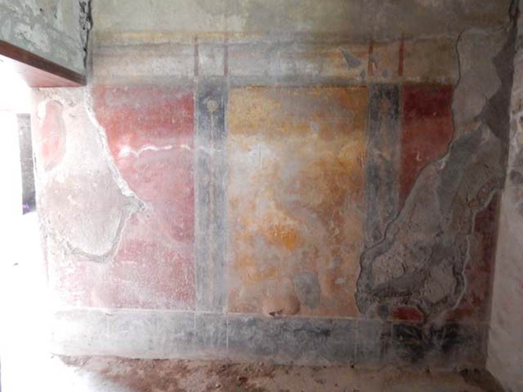 VI.16.15 Pompeii. May 2015. Room H, north wall. Photo courtesy of Buzz Ferebee.