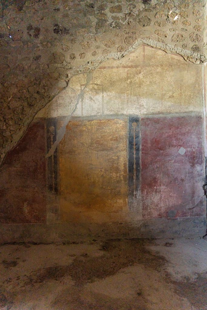 VI.16.15 Pompeii. January 2024.
Room H, looking towards south wall. Photo courtesy of Johannes Eber.