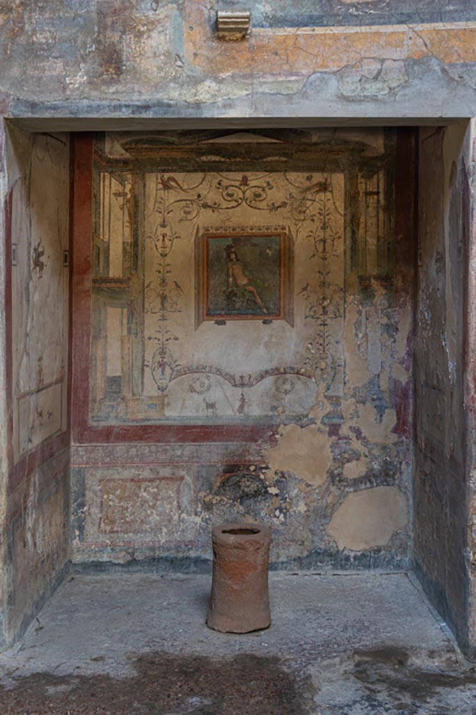 VI.16.15 Pompeii. January 2024.
Room D, small tablinum on west side of atrium. Photo courtesy of Johannes Eber.