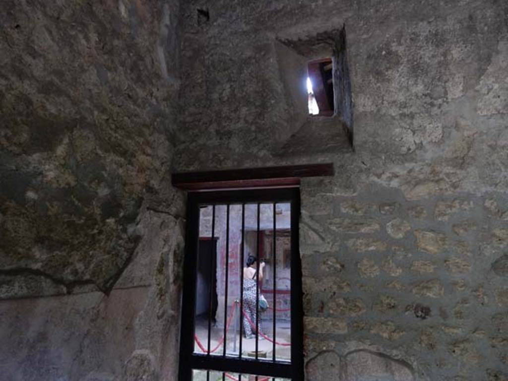 VI.16.16 Pompeii. May 2015. Looking towards the south-west corner, and doorway to atrium of VI.16.15. Photo courtesy of Buzz Ferebee.
