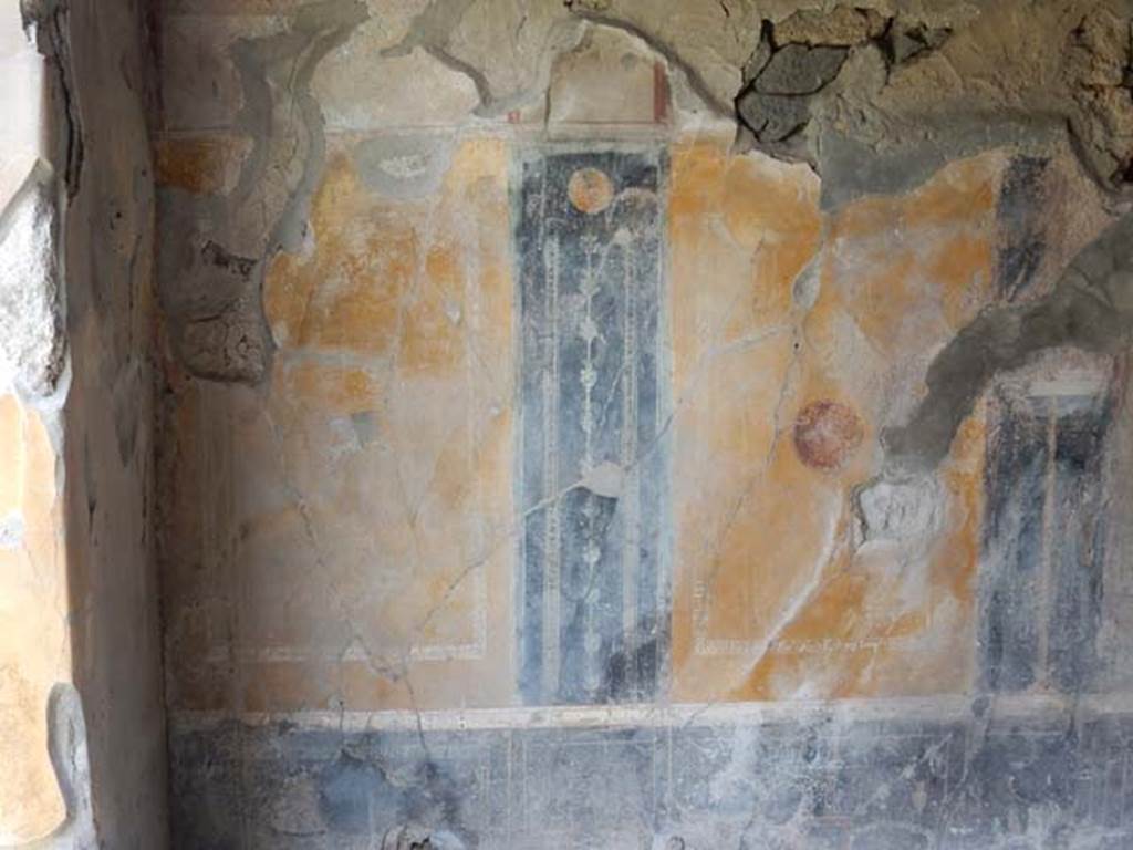 VI.16.19 Pompeii. May 2015. Looking towards west wall of room G, triclinium of VI.16.26/27. Photo courtesy of Buzz Ferebee.