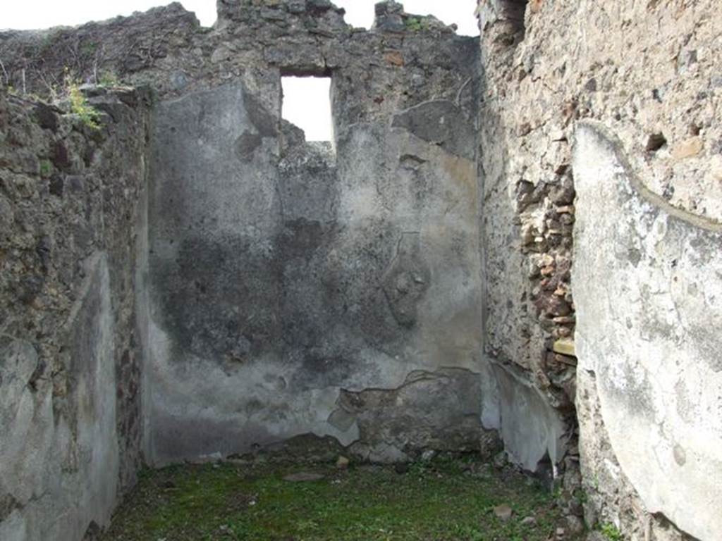 VI.16.27 Pompeii. March 2009. Room C, west wall of cubiculum with window, and bed recess, on right.