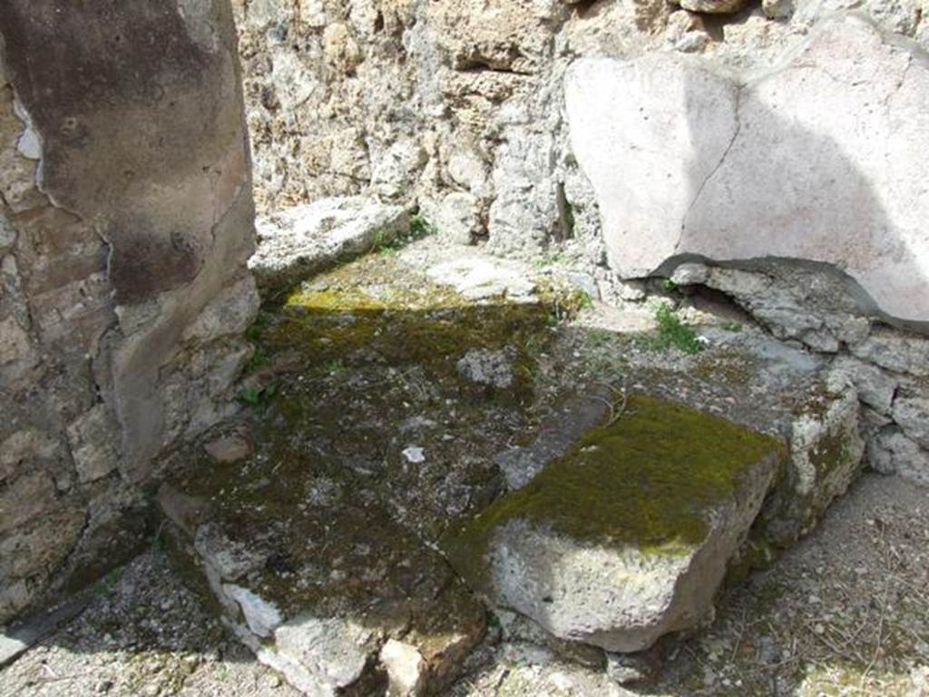 VI.16.28 Pompeii. March 2009. Room C, north-west corner of atrium, with base of stairs (d) to upper floor.