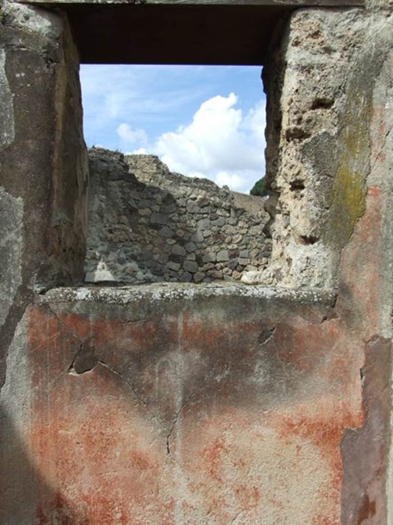 VI.16.32 Pompeii. March 2009. Room 5, North wall with window to garden area.