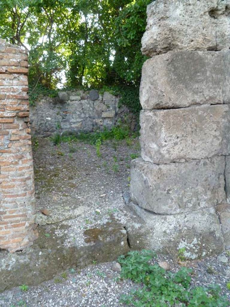 VI.17.1 Pompeii. May 2011. Looking west towards doorway to room in north-west corner.