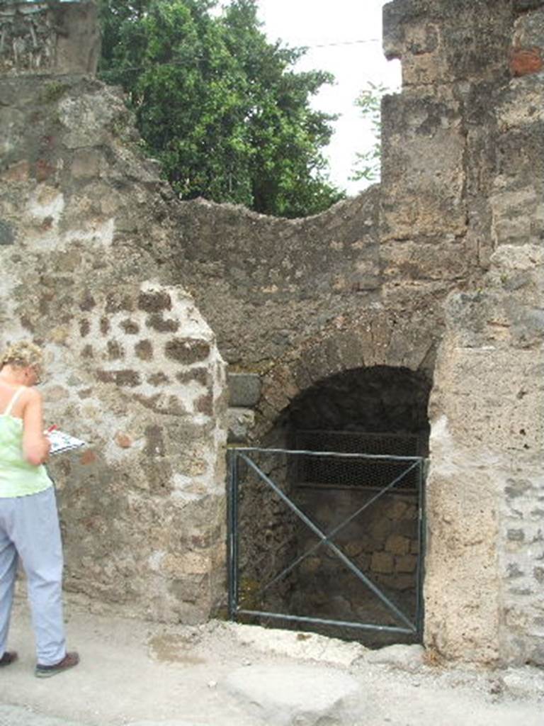 VI.17.12 Pompeii. May 2005. Staircase to lower floors underground.