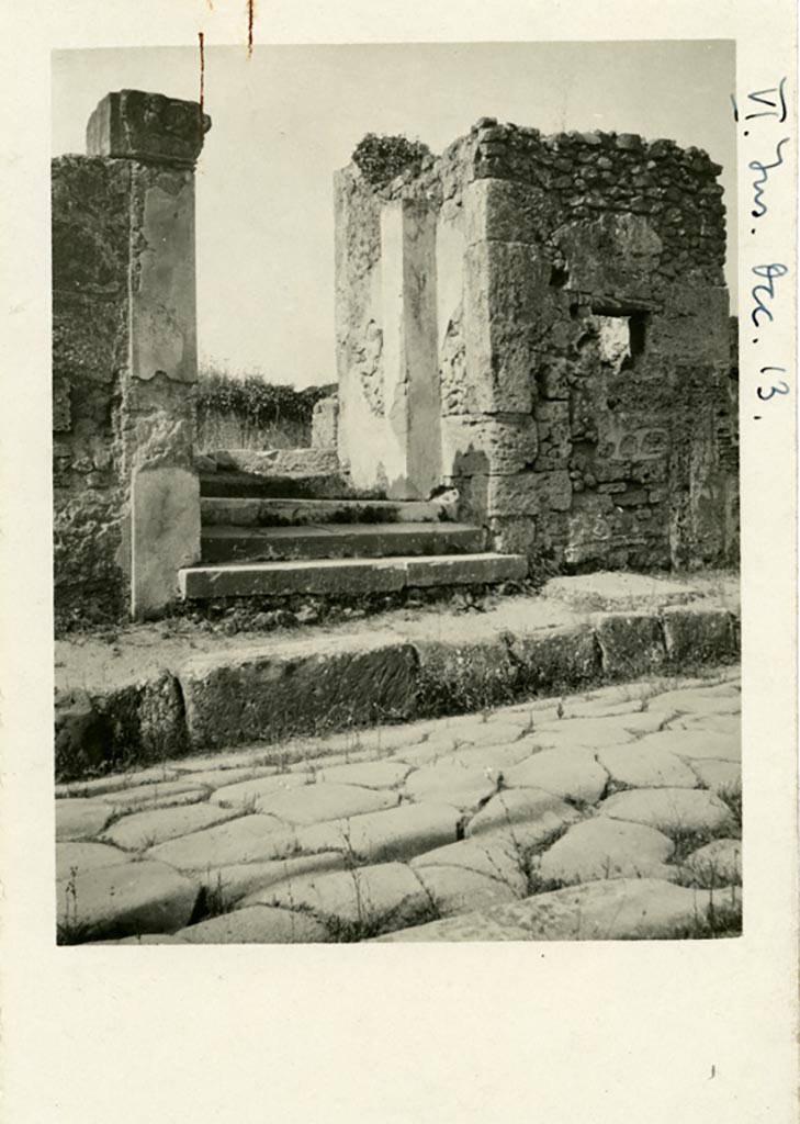 VI.17.17 Pompeii but shown as VI.17 (Ins.Occ.)13 on photo. Pre-1937-39.
Entrance doorway with capital on south side.
Photo courtesy of American Academy in Rome, Photographic Archive. Warsher collection no. 1516.