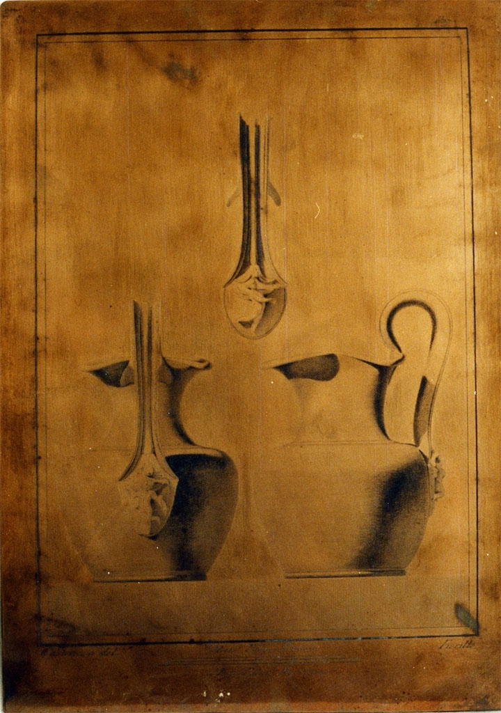 VI.17.25 Pompeii. Found 15th February 1781. Drawing by Casanova of a bronze prefericolo, a jug used in religious ceremonies.
Now in Naples Archaeological Museum. Inventory number 68991.
Photo © ICCD. http://www.catalogo.beniculturali.it
Utilizzabili alle condizioni della licenza Attribuzione - Non commerciale - Condividi allo stesso modo 2.5 Italia (CC BY-NC-SA 2.5 IT)
The original ICCD photo is of a copper plate and has here been reversed to show the item as it would be seen on the printed page.
See Pagano, M. and Prisciandaro, R., 2006. Studio sulle provenienze degli oggetti rinvenuti negli scavi borbonici del regno di Napoli. Naples: Nicola Longobardi, p.79, Rami Inediti 280.
See Pompeianarum Antiquitatum Historia, 1,2,2, 15th February 1781, see above.