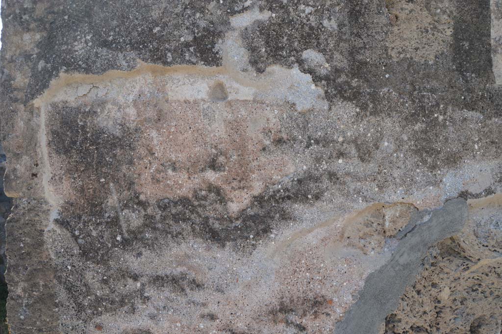 VI.17.32 Pompeii. March 2019. Looking west towards detail from south side of entrance doorway.
Foto Taylor Lauritsen, ERC Grant 681269 D�COR.

