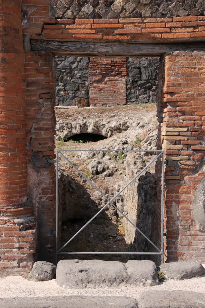 VI.17.35 Pompeii. September 2021.
Entrance doorway to cellar/s on lower level. Photo courtesy of Klaus Heese.