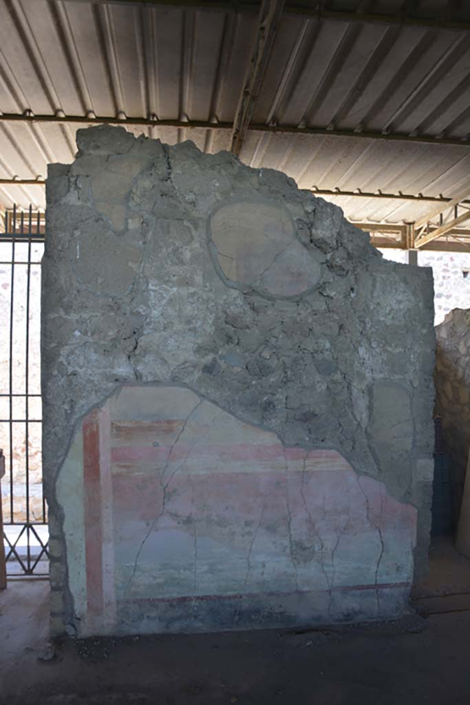 VI.17.41 Pompeii. September 2019. Looking east in atrium towards south side of entrance doorway
Foto Annette Haug, ERC Grant 681269 DÉCOR.