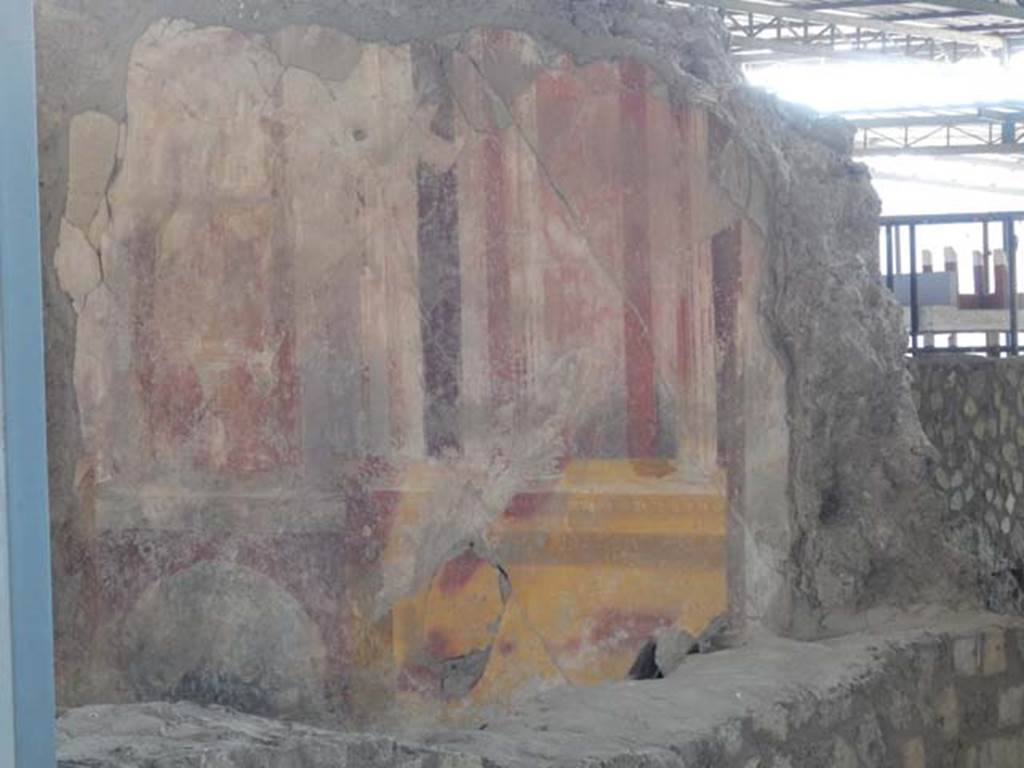 VI.17.41 Pompeii. May 2015. Detail of west wall of triclinium on south side of atrium.
Photo courtesy of Buzz Ferebee.