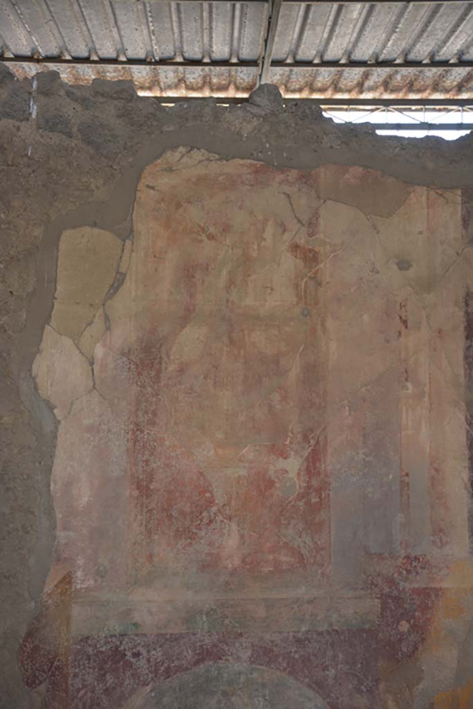 VI.17.41 Pompeii. September 2019.
Centre of west wall in triclinium on south side of atrium. Painted door?
Foto Annette Haug, ERC Grant 681269 DÉCOR.