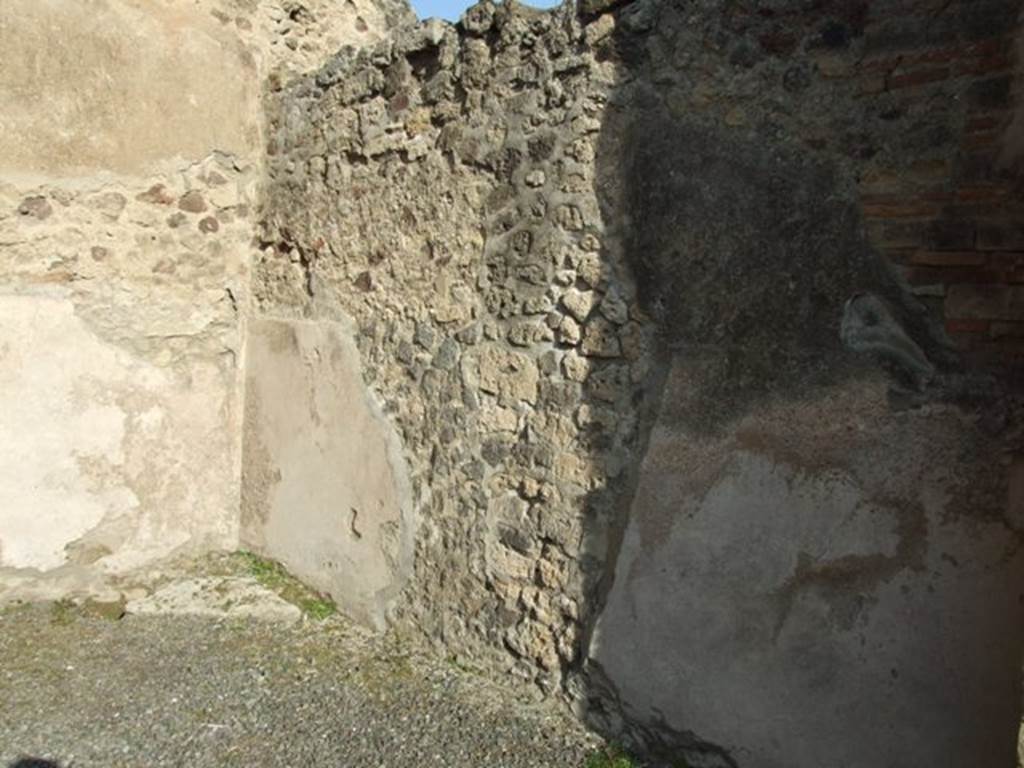 VII.1.3 Pompeii. Shop. December 2007. East wall.