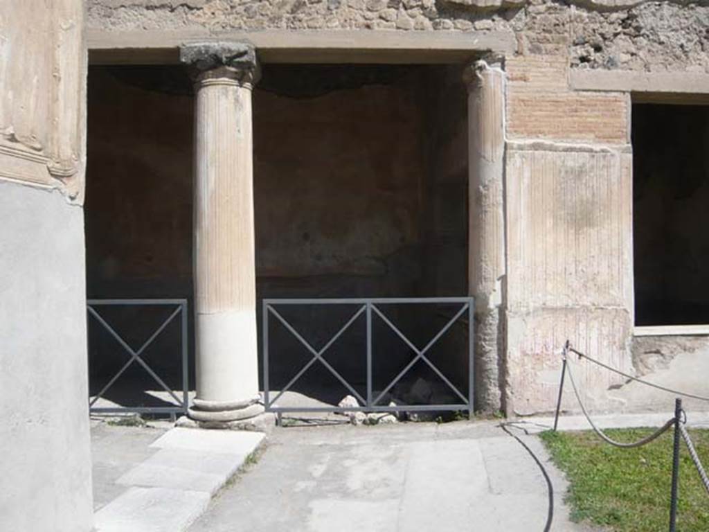 VII.1.8 Pompeii. May 2012. Room R, bowling players’ room on north side of corridor H. Photo courtesy of Buzz Ferebee.