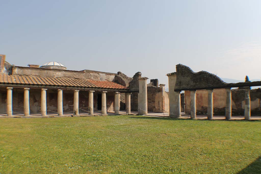 VII.1.8 Pompeii. March 2014. Looking south-east across gymnasium area C, towards the main entrance doorway.
Foto Annette Haug, ERC Grant 681269 DÉCOR