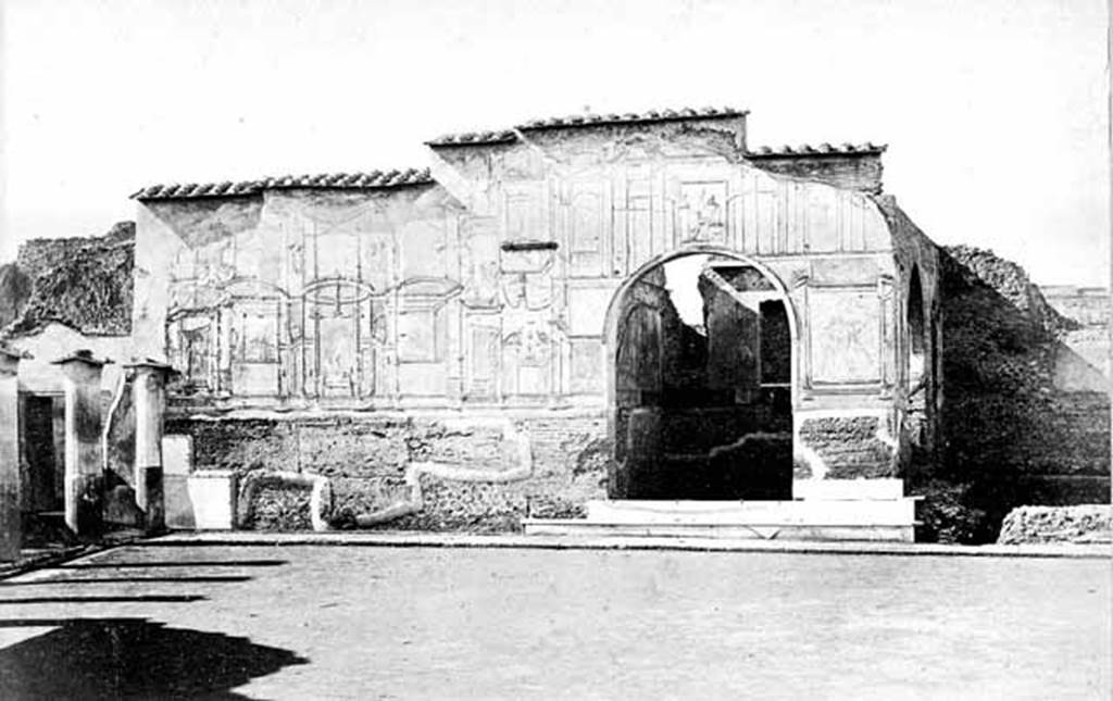 VII.1.8 Pompeii Stabian Baths. About 1870. South-west corner of gymnasium C with destrictarium E and nymphaeum F. The destrictarium was a room for preparing before, and cleaning with strigil after, gymnastic exercise. Photo courtesy of Rick Bauer.