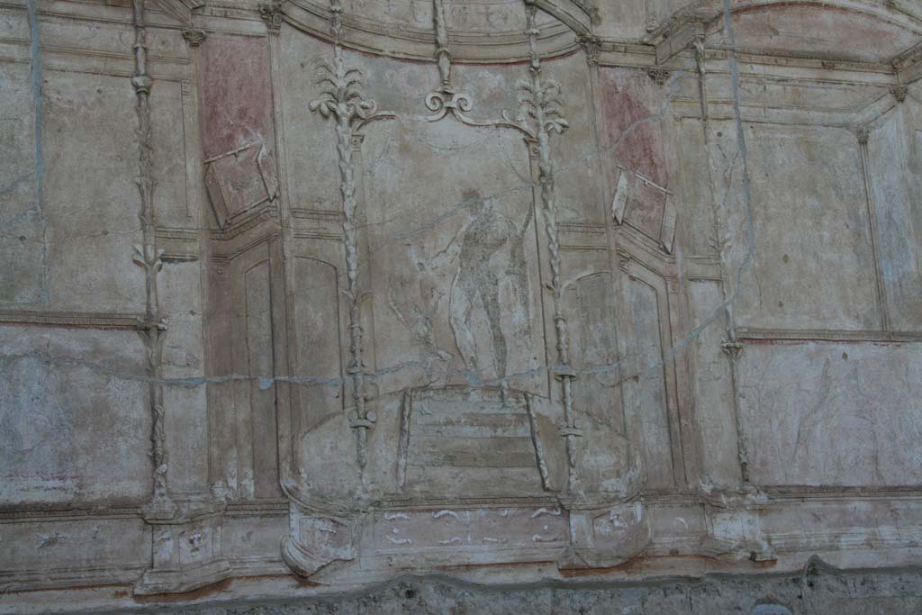 VII.1.8 Pompeii. April 2013. Stucco plaster on wall in south-west corner of gymnasium C.
Photo courtesy of Klaus Heese.