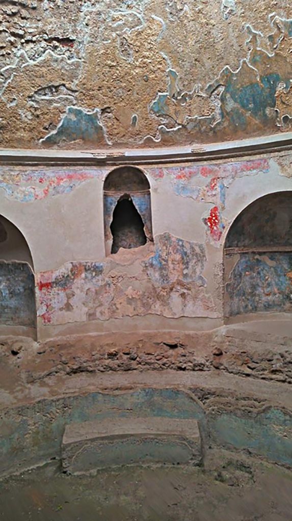 VII.1.8 Pompeii. 2015/2016.
Frigidarium 4, detail. Photo courtesy of Giuseppe Ciaramella.