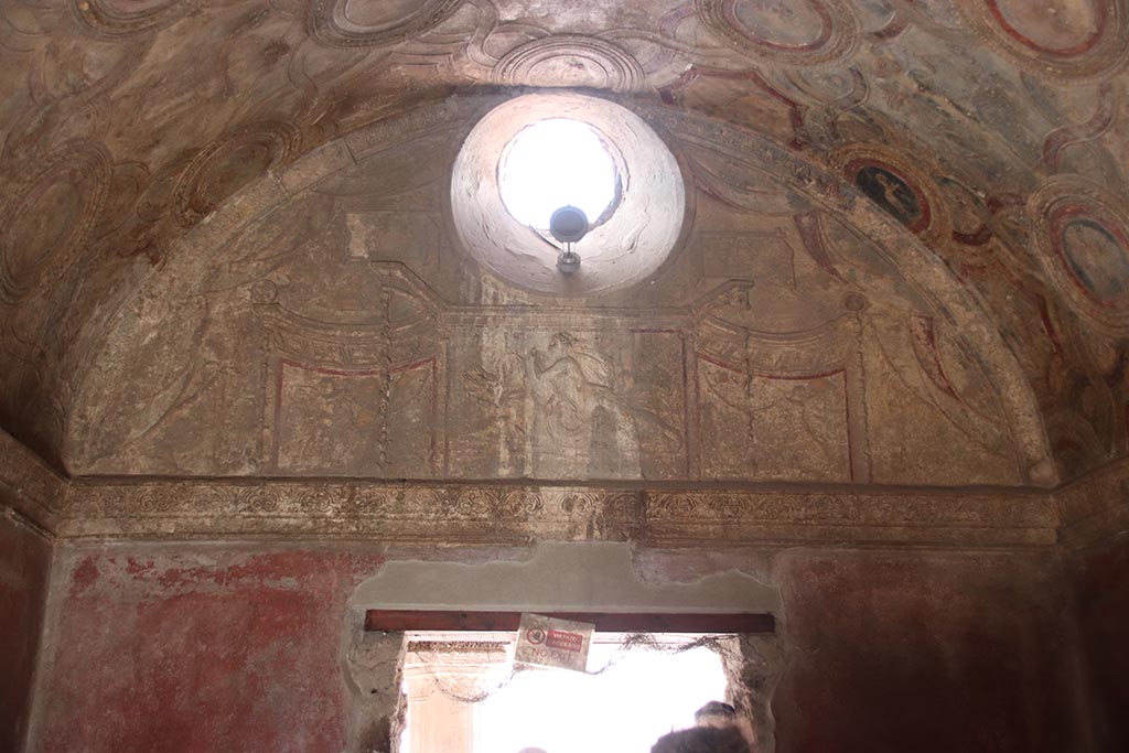 VII.1.8 Pompeii. October 2024.
Looking towards upper west wall of vestibule 1 with doorway to portico B. Photo courtesy of Klaus Heese.