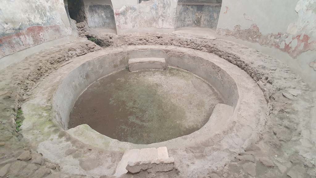 VII.1.8 Pompeii. July 2021. Cold bath in frigidarium 4.
Foto Annette Haug, ERC Grant 681269 DÉCOR